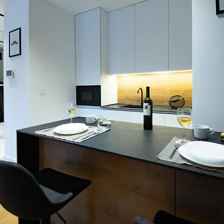 Park Apartment *