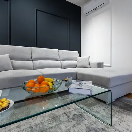 Park Apartment *