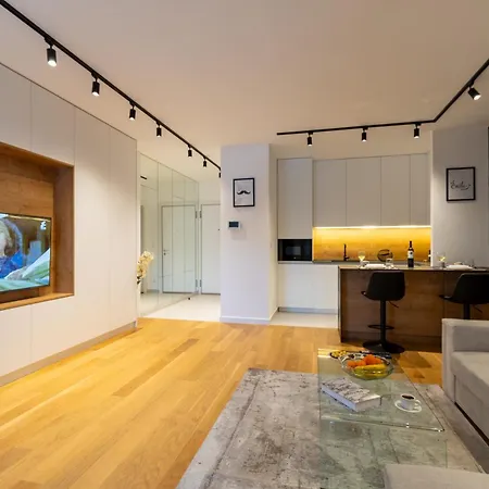 Park Apartment *
